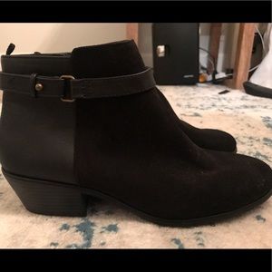 Old navy black ankle booties NWOT